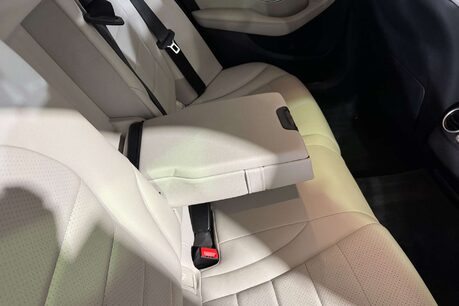 Mercedes-Benz C Class 2.1 C220d Sport Saloon 4dr Diesel G-Tronic+ Euro 6 (s/s) (170 ps) 45