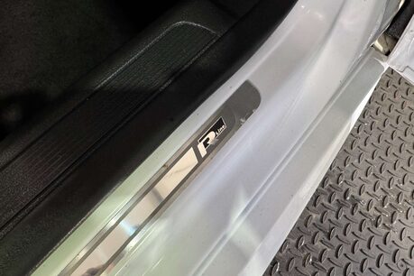 Volkswagen CC 2.0 TDI BlueMotion Tech R-Line Saloon 4dr Diesel DSG Euro 6 (s/s) (184 ps) 13