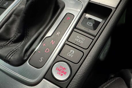 Volkswagen CC 2.0 TDI BlueMotion Tech R-Line Saloon 4dr Diesel DSG Euro 6 (s/s) (184 ps) 39