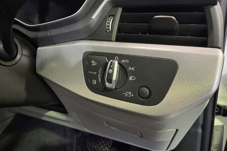 Audi A4 2.0 TDI 35 Technik Estate 5dr Diesel S Tronic Euro 6 (s/s) (163 ps) 19