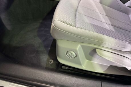 Audi A4 2.0 TDI 35 Technik Estate 5dr Diesel S Tronic Euro 6 (s/s) (163 ps) 67