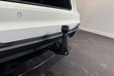 Audi A4 2.0 TDI 35 Technik Estate 5dr Diesel S Tronic Euro 6 (s/s) (163 ps) 54