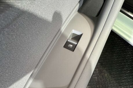 Audi A4 2.0 TDI 35 Technik Estate 5dr Diesel S Tronic Euro 6 (s/s) (163 ps) 65