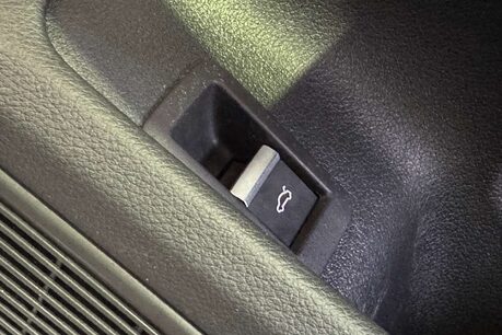 Audi A4 2.0 TDI 35 Technik Estate 5dr Diesel S Tronic Euro 6 (s/s) (163 ps) 16