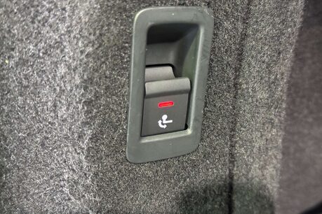 Audi A4 2.0 TDI 35 Technik Estate 5dr Diesel S Tronic Euro 6 (s/s) (163 ps) 56