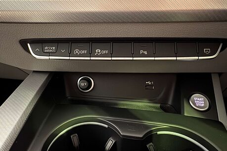 Audi A4 2.0 TDI 35 Technik Estate 5dr Diesel S Tronic Euro 6 (s/s) (163 ps) 40