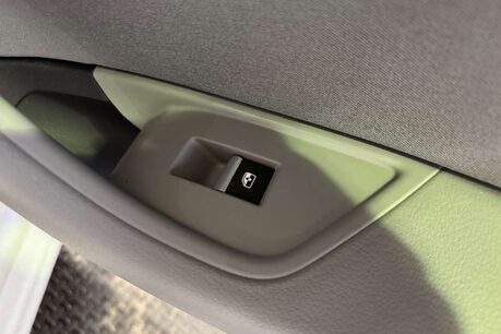 Audi A4 2.0 TDI 35 Technik Estate 5dr Diesel S Tronic Euro 6 (s/s) (163 ps) 49