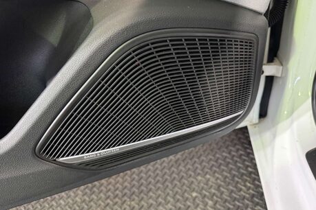 Audi A4 2.0 TDI 35 Technik Estate 5dr Diesel S Tronic Euro 6 (s/s) (163 ps) 66