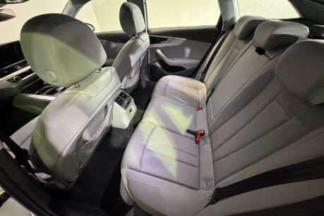 Audi A4 2.0 TDI 35 Technik Estate 5dr Diesel S Tronic Euro 6 (s/s) (163 ps) 58