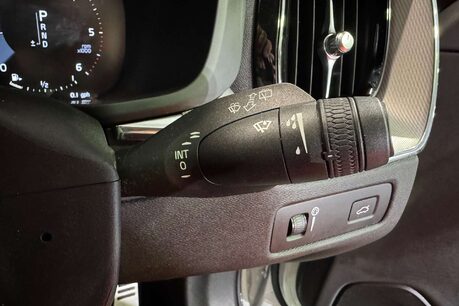 Volvo XC60 2.0 D4 R-Design SUV 5dr Diesel Auto Euro 6 (s/s) (190 ps) 23