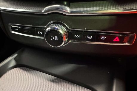 Volvo XC60 2.0 D4 R-Design SUV 5dr Diesel Auto Euro 6 (s/s) (190 ps) 31