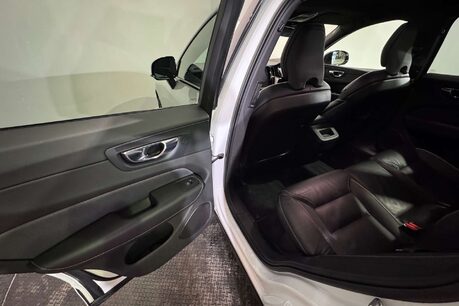 Volvo XC60 2.0 D4 R-Design SUV 5dr Diesel Auto Euro 6 (s/s) (190 ps) 51