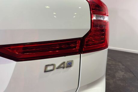 Volvo XC60 2.0 D4 R-Design SUV 5dr Diesel Auto Euro 6 (s/s) (190 ps) 46