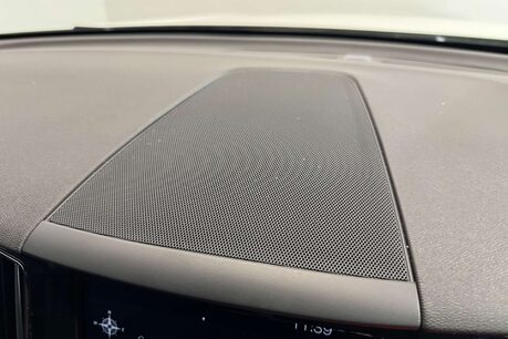 Volvo XC60 2.0 D4 R-Design SUV 5dr Diesel Auto Euro 6 (s/s) (190 ps) 37