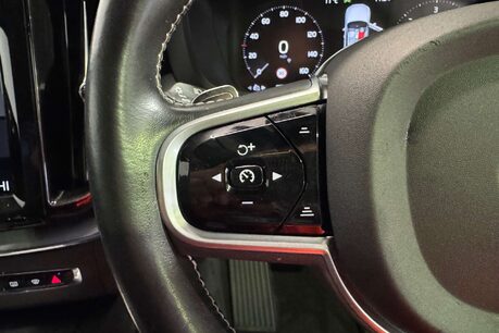 Volvo XC60 2.0 D4 R-Design SUV 5dr Diesel Auto Euro 6 (s/s) (190 ps) 22