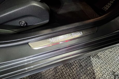 Mercedes-Benz E Class 2.0 E220d AMG Line Night Edition (Premium Plus) Saloon 4dr Diesel G-Tronic+ 10