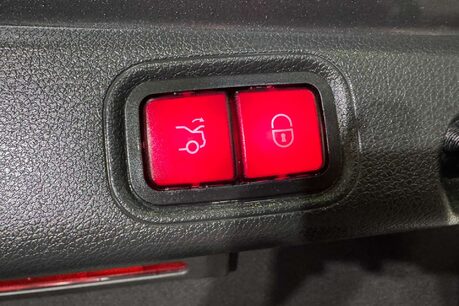 Mercedes-Benz E Class 2.0 E220d AMG Line Night Edition (Premium Plus) Saloon 4dr Diesel G-Tronic+ 55