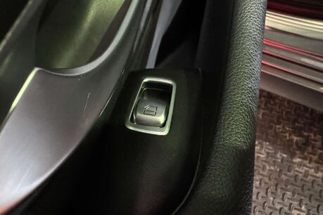 Mercedes-Benz E Class 2.0 E220d AMG Line Night Edition (Premium Plus) Saloon 4dr Diesel G-Tronic+ 58