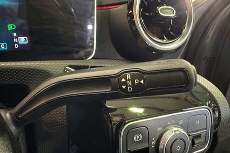 Mercedes-Benz A Class 1.5 A180d AMG Line (Executive) Hatchback 5dr Diesel 7G-DCT Euro 6 (s/s) (11 12