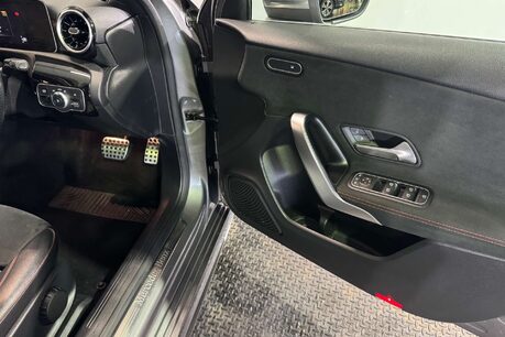 Mercedes-Benz A Class 1.5 A180d AMG Line (Executive) Hatchback 5dr Diesel 7G-DCT Euro 6 (s/s) (11 13