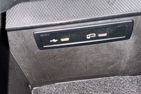 Mercedes-Benz GLC 2.0 GLC300de 13.5kWh AMG Line (Premium) SUV 5dr Diesel Plug-in Hybrid G-Tro 43