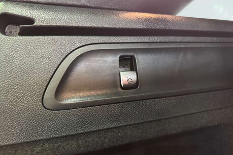 Mercedes-Benz GLC 2.0 GLC300de 13.5kWh AMG Line (Premium) SUV 5dr Diesel Plug-in Hybrid G-Tro 53