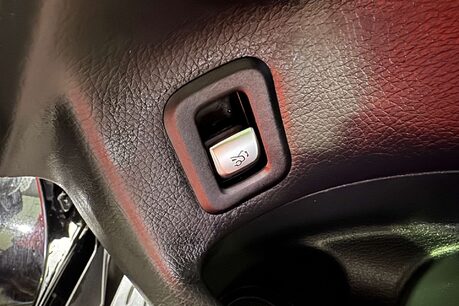 Mercedes-Benz GLC 2.0 GLC300de 13.5kWh AMG Line (Premium) SUV 5dr Diesel Plug-in Hybrid G-Tro 16