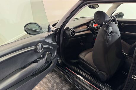 Mini Hatch 1.5 Cooper Hatchback 3dr Petrol Manual Euro 6 (s/s) (136 ps) 35