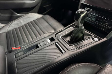 Volkswagen Passat 2.0 TDI EVO SEL Estate 5dr Diesel Manual Euro 6 (s/s) (150 ps) 12