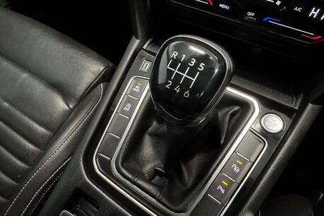 Volkswagen Passat 2.0 TDI EVO SEL Estate 5dr Diesel Manual Euro 6 (s/s) (150 ps) 42