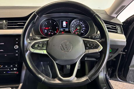 Volkswagen Passat 2.0 TDI EVO SEL Estate 5dr Diesel Manual Euro 6 (s/s) (150 ps) 23
