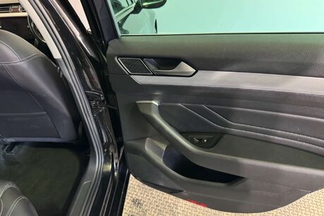 Volkswagen Passat 2.0 TDI EVO SEL Estate 5dr Diesel Manual Euro 6 (s/s) (150 ps) 54