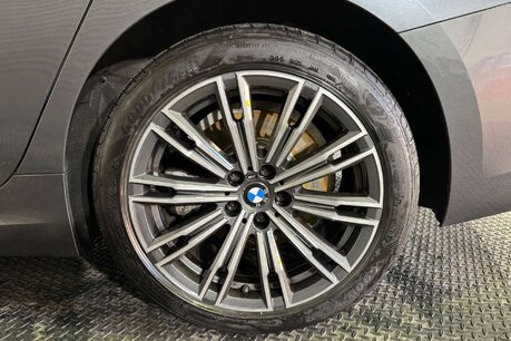 BMW 3 Series 2.0 330e 12kWh M Sport Saloon 4dr Petrol Plug-in Hybrid Auto Euro 6 (s/s) ( 66