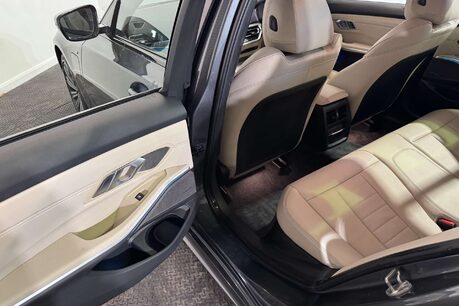 BMW 3 Series 2.0 330e 12kWh M Sport Saloon 4dr Petrol Plug-in Hybrid Auto Euro 6 (s/s) ( 54