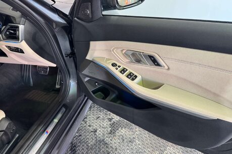 BMW 3 Series 2.0 330e 12kWh M Sport Saloon 4dr Petrol Plug-in Hybrid Auto Euro 6 (s/s) ( 15
