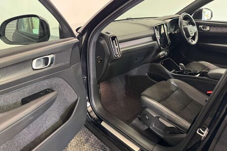 Volvo XC40 1.5h T4 Recharge 10.7kWh R-Design SUV 5dr Petrol Plug-in Hybrid Auto Euro 6 59