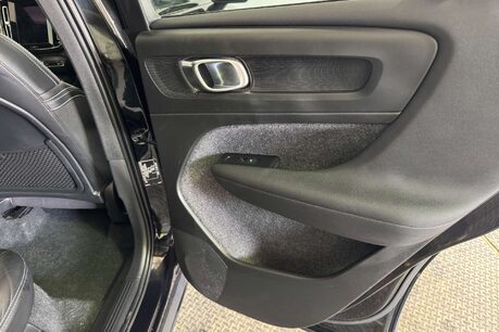 Volvo XC40 1.5h T4 Recharge 10.7kWh R-Design SUV 5dr Petrol Plug-in Hybrid Auto Euro 6 45