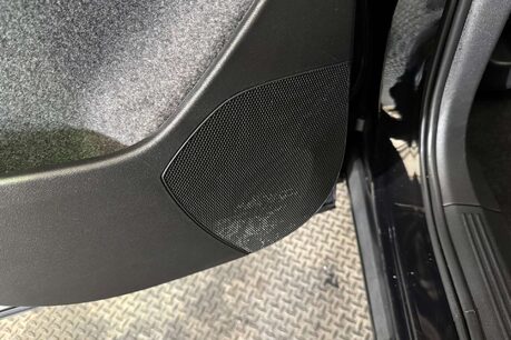 Volvo XC40 1.5h T4 Recharge 10.7kWh R-Design SUV 5dr Petrol Plug-in Hybrid Auto Euro 6 58