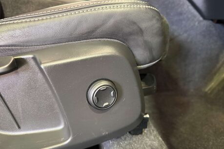 Volvo XC40 1.5h T4 Recharge 10.7kWh R-Design SUV 5dr Petrol Plug-in Hybrid Auto Euro 6 17