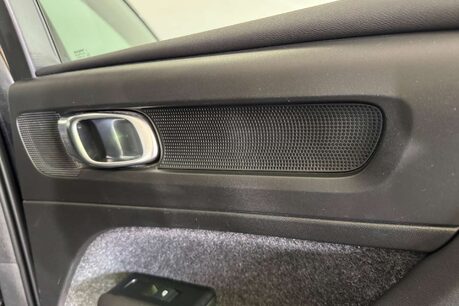 Volvo XC40 1.5h T4 Recharge 10.7kWh R-Design SUV 5dr Petrol Plug-in Hybrid Auto Euro 6 46