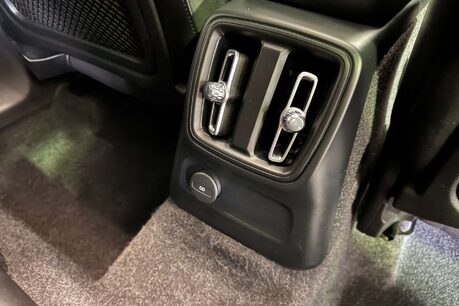 Volvo XC40 1.5h T4 Recharge 10.7kWh R-Design SUV 5dr Petrol Plug-in Hybrid Auto Euro 6 44