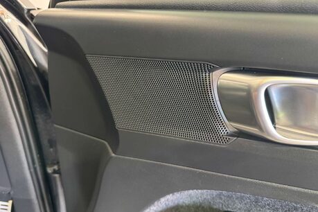 Volvo XC40 1.5h T4 Recharge 10.7kWh R-Design SUV 5dr Petrol Plug-in Hybrid Auto Euro 6 15