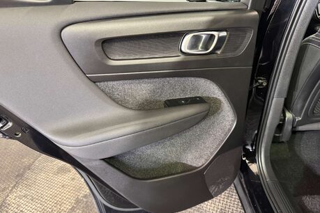 Volvo XC40 1.5h T4 Recharge 10.7kWh R-Design SUV 5dr Petrol Plug-in Hybrid Auto Euro 6 55