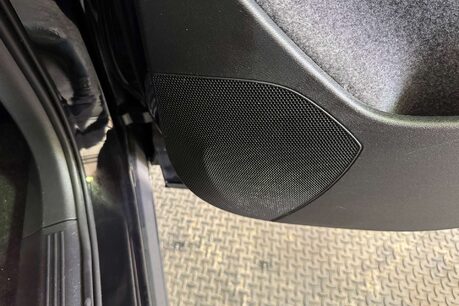 Volvo XC40 1.5h T4 Recharge 10.7kWh R-Design SUV 5dr Petrol Plug-in Hybrid Auto Euro 6 48