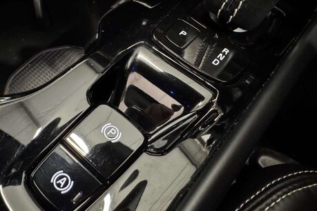 Volvo XC40 1.5h T4 Recharge 10.7kWh R-Design SUV 5dr Petrol Plug-in Hybrid Auto Euro 6 37