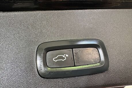 Volvo XC40 1.5h T4 Recharge 10.7kWh R-Design SUV 5dr Petrol Plug-in Hybrid Auto Euro 6 51