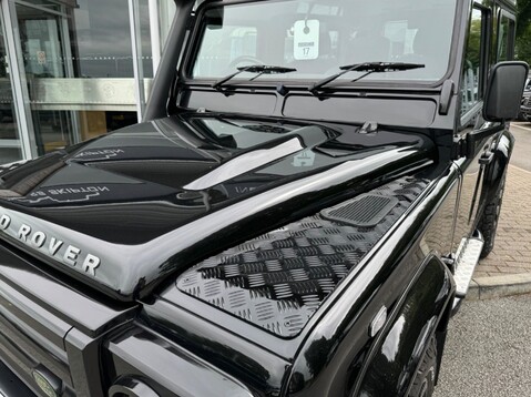 Land Rover Defender TD XS STATION WAGON 3