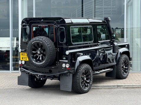 Land Rover Defender TD XS STATION WAGON 11