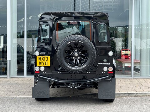 Land Rover Defender TD XS STATION WAGON 12