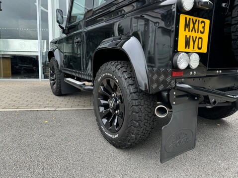 Land Rover Defender TD XS STATION WAGON 13